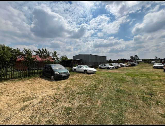 3,000M² WAREHOUSE FOR SALE IN VULCANIA